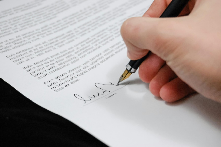 Corporate Compliance: Avoiding Common Pitfalls in Business Contracts